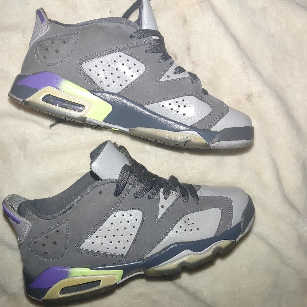 Jordans 6 Grey Purple Size 6y